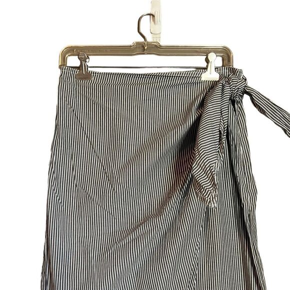 NWT! Chaps blue and white strip faux wrap skirt - Picture 2 of 10
